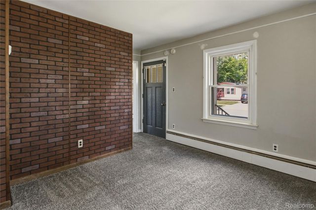 25433 McDonald Street, Dearborn Heights, MI 48125