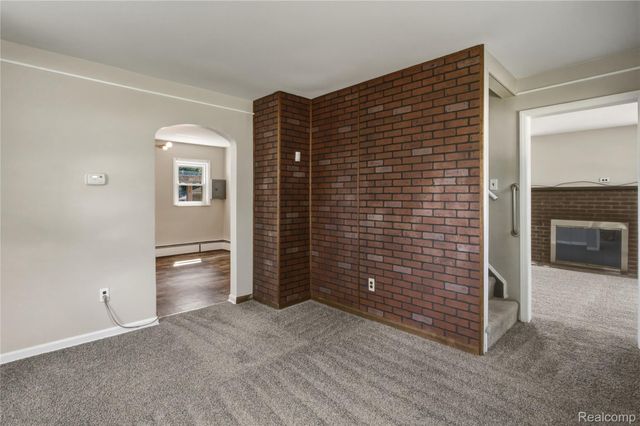 25433 McDonald Street, Dearborn Heights, MI 48125