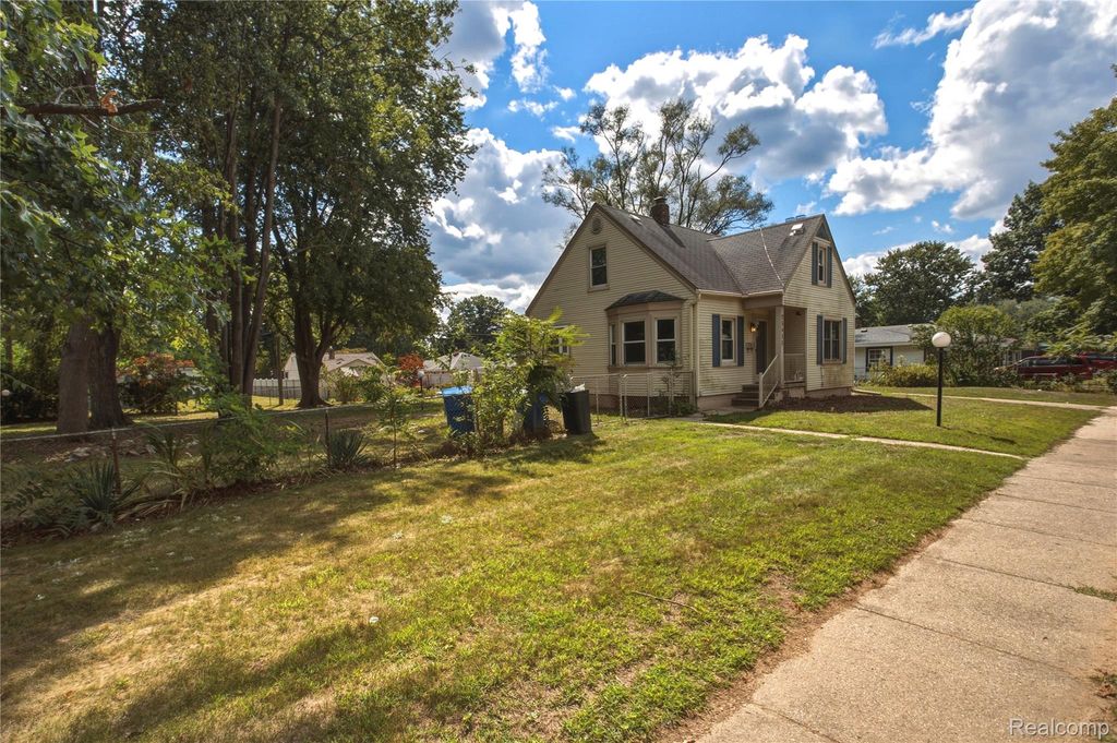 25433 McDonald Street, Dearborn Heights, MI 48125