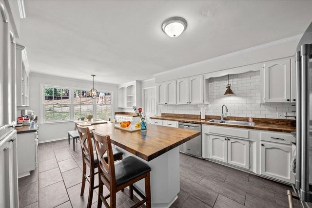 254 Heathwood Drive, Spartanburg, SC 29307