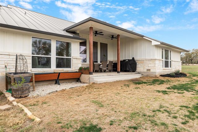 345 Morning Dew DR, Round Mountain, TX 78663