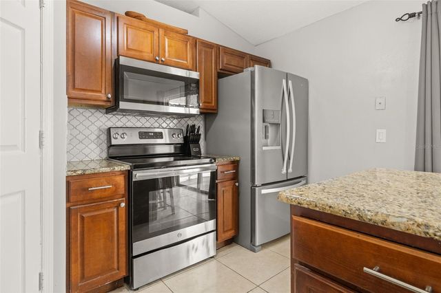 638 BASINGSTOKE COURT, Kissimmee, FL 34758