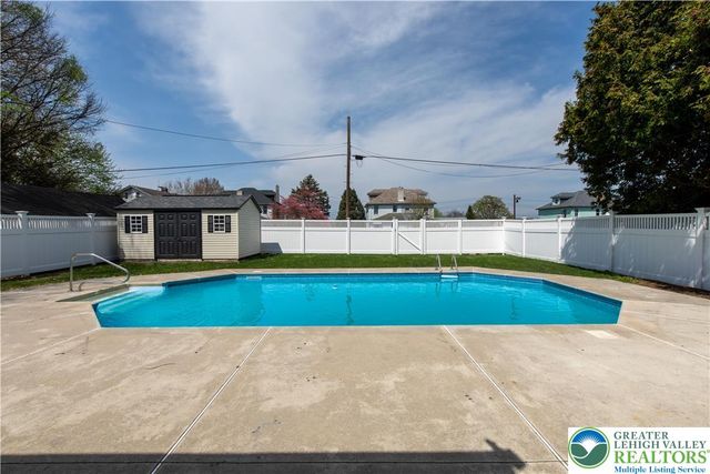 2233 Front Street, Wilson Boro, PA 18042