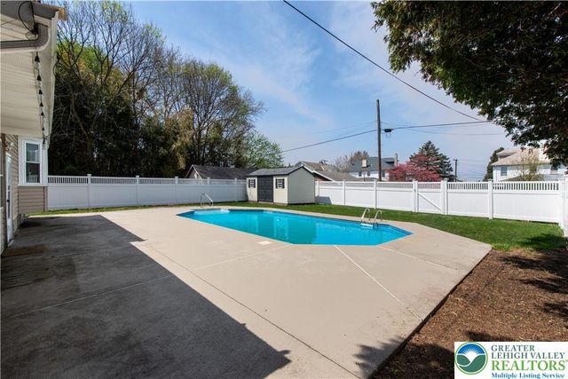 2233 Front Street, Wilson Boro, PA 18042