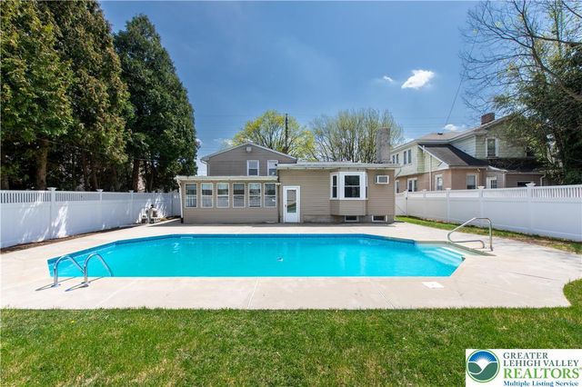 2233 Front Street, Wilson Boro, PA 18042