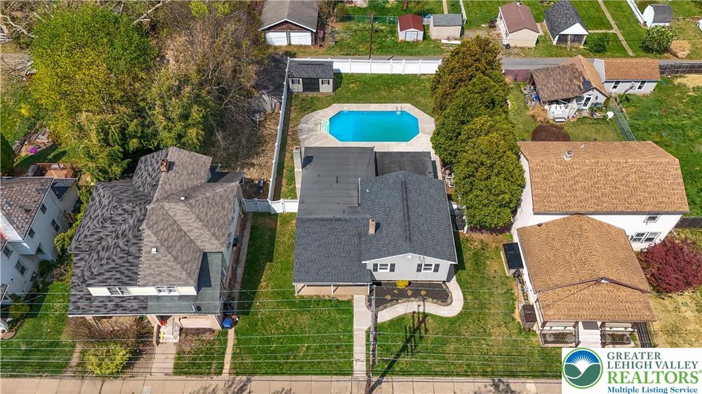 2233 Front Street, Wilson Boro, PA 18042