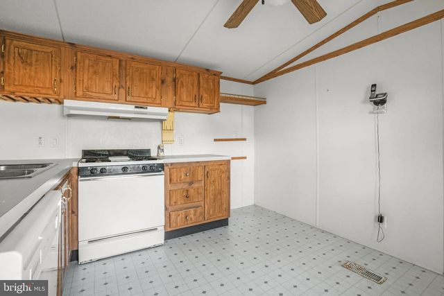 5186 COLEYS LN, Chincoteague Island, VA 23336