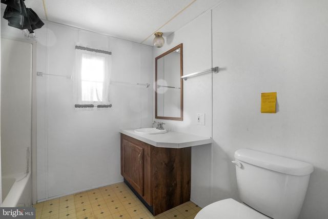 5186 COLEYS LN, Chincoteague Island, VA 23336