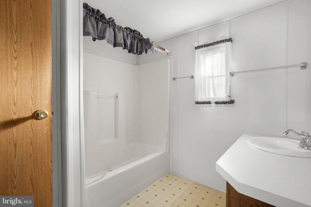 5186 COLEYS LN, Chincoteague Island, VA 23336