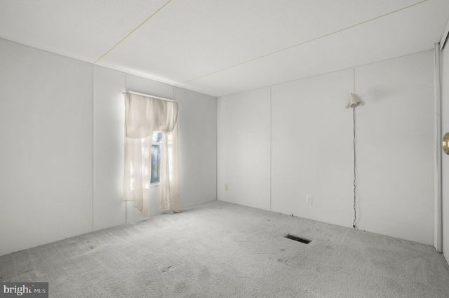 5186 COLEYS LN, Chincoteague Island, VA 23336