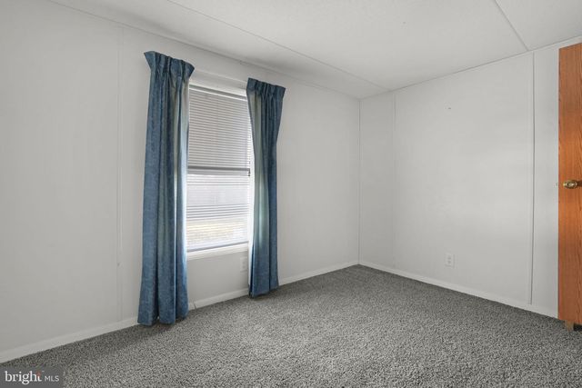 5186 COLEYS LN, Chincoteague Island, VA 23336