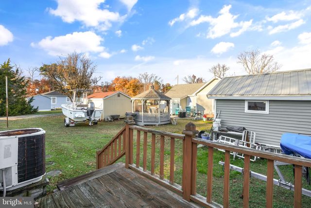 5186 COLEYS LN, Chincoteague Island, VA 23336