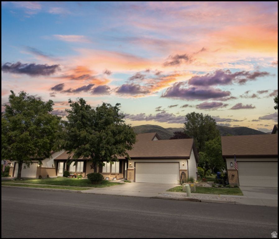 1166 N 700 W, Centerville, UT 84014