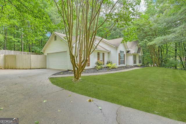384 Marsha Way, Sharpsburg, GA 30277