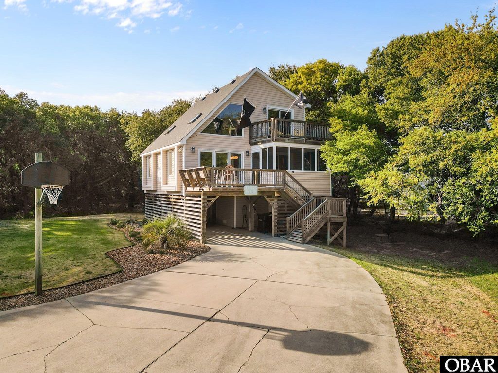 Image 2 of property listing at 100 Tides Drive Lot 1, Duck, NC 27949