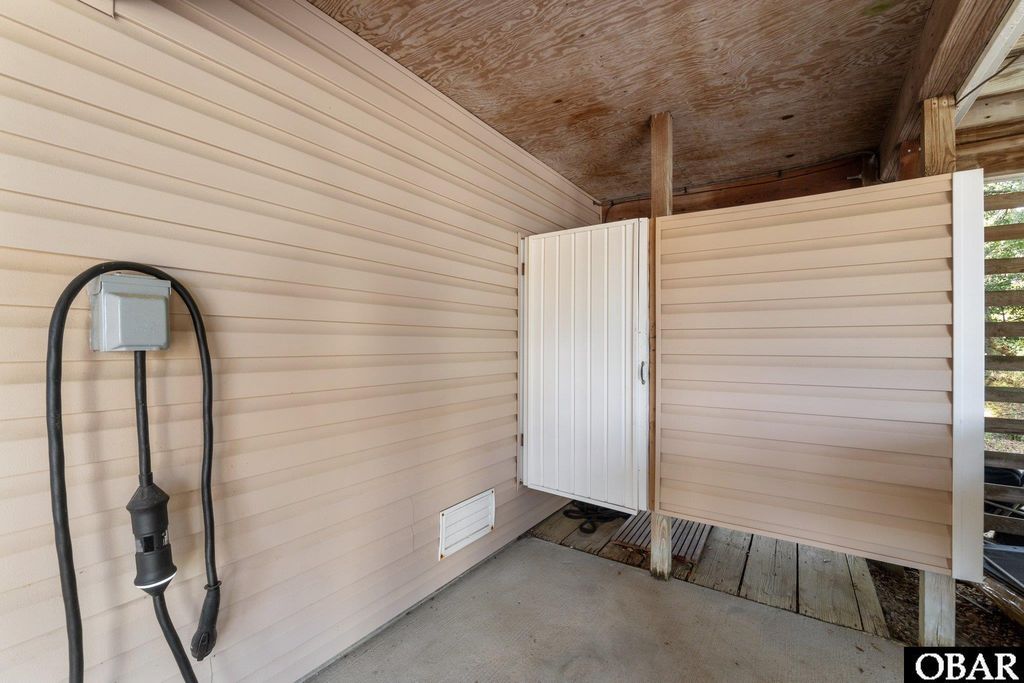 Image 3 of property listing at 100 Tides Drive Lot 1, Duck, NC 27949