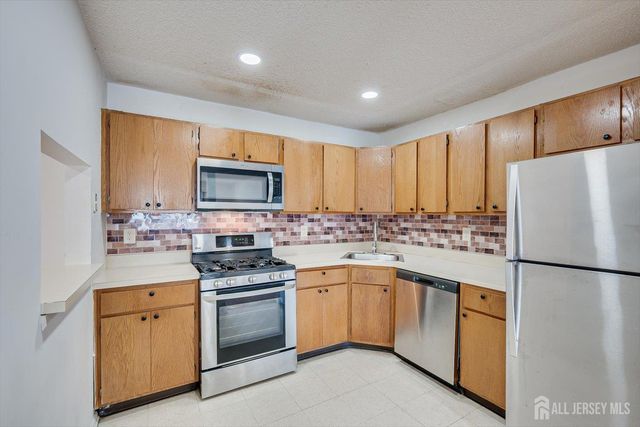 349 Lancaster Court, Piscataway, NJ 08854