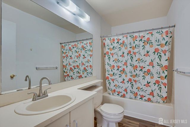 349 Lancaster Court, Piscataway, NJ 08854