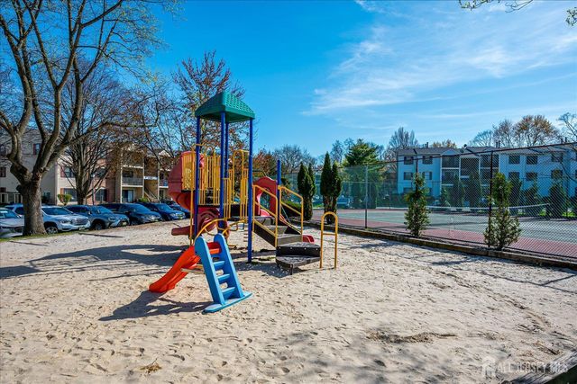 349 Lancaster Court, Piscataway, NJ 08854