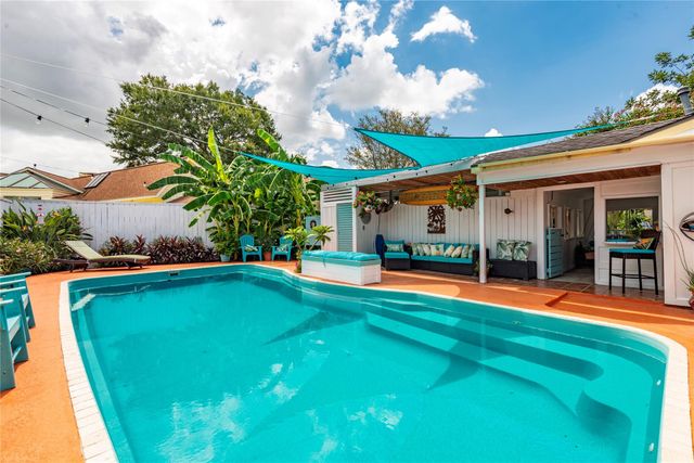 1902 Port Royal Drive, Nassau Bay, TX 77058