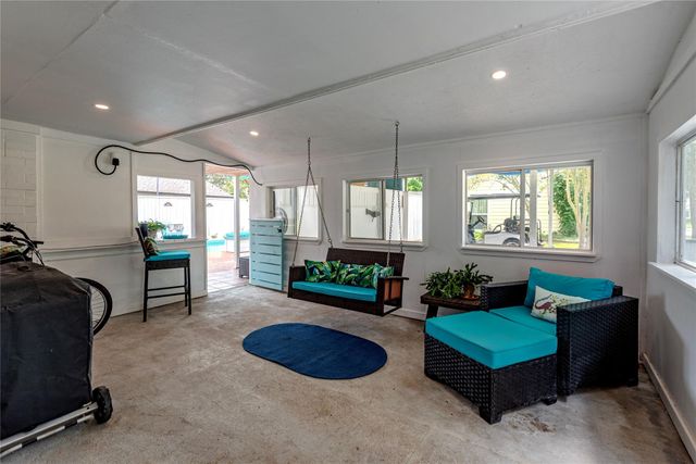 1902 Port Royal Drive, Nassau Bay, TX 77058