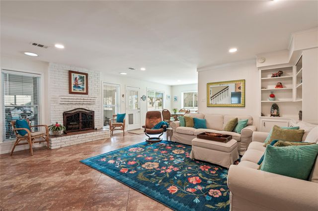 1902 Port Royal Drive, Nassau Bay, TX 77058