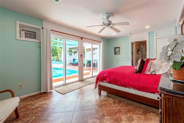 1902 Port Royal Drive, Nassau Bay, TX 77058