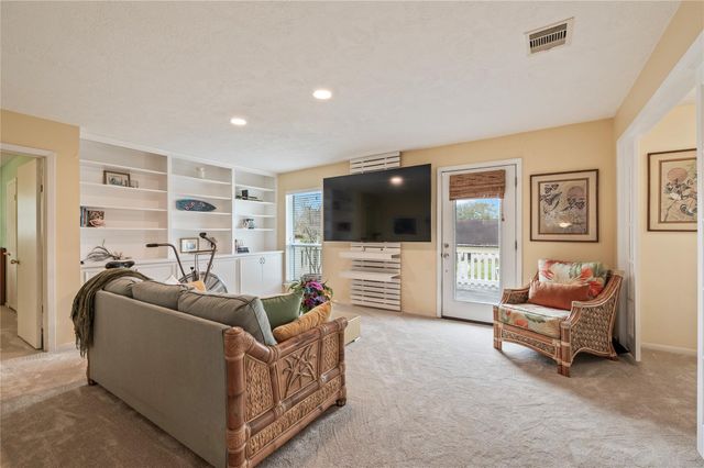 1902 Port Royal Drive, Nassau Bay, TX 77058