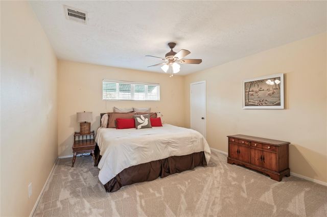 1902 Port Royal Drive, Nassau Bay, TX 77058