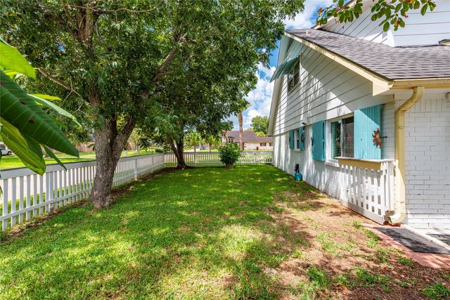 1902 Port Royal Drive, Nassau Bay, TX 77058