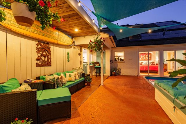 1902 Port Royal Drive, Nassau Bay, TX 77058