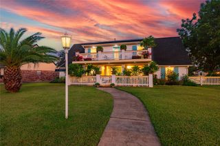 1902 Port Royal Drive, Nassau Bay, TX 77058