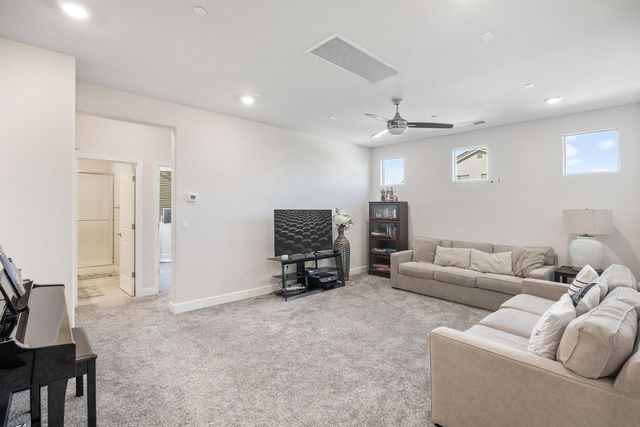 2823 Broken Bit Ln, Rocklin, CA 95765