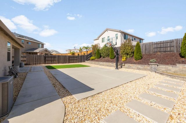 2823 Broken Bit Ln, Rocklin, CA 95765