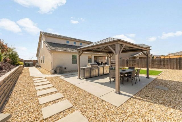 2823 Broken Bit Ln, Rocklin, CA 95765