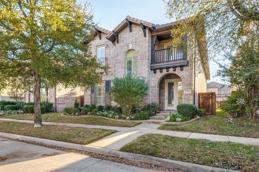 818 La Cima, Irving, TX 75039