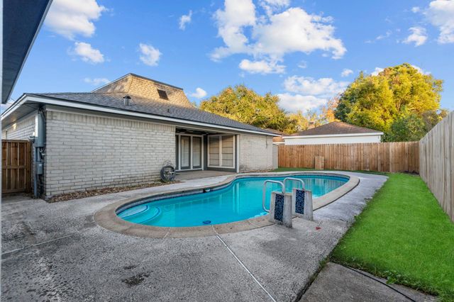 14007 Overbrook Lane, Houston, TX 77077