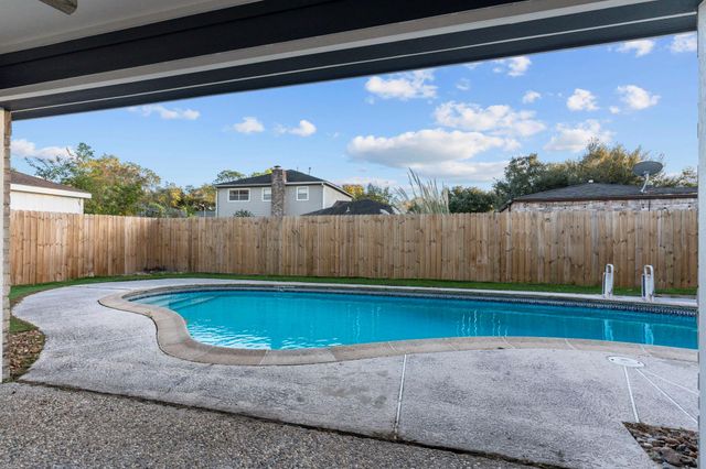 14007 Overbrook Lane, Houston, TX 77077