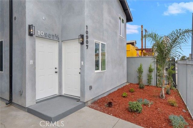 10907 S Main Street, Los Angeles, CA 90061
