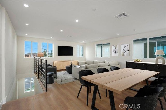 10907 S Main Street, Los Angeles, CA 90061