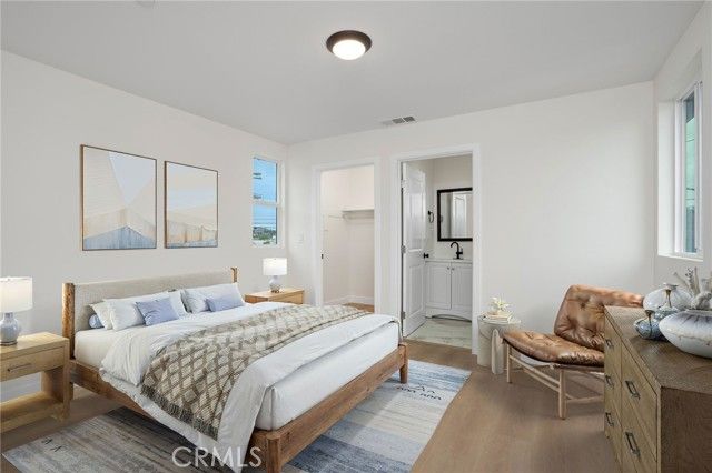 10907 S Main Street, Los Angeles, CA 90061