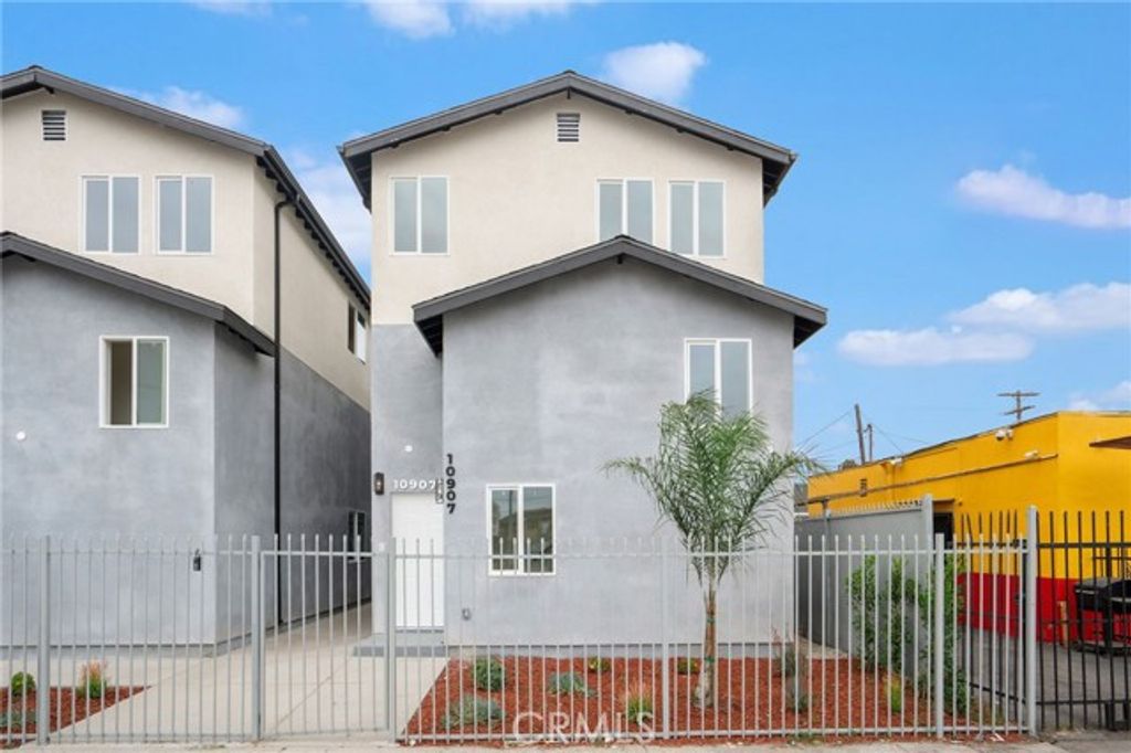 10907 S Main Street, Los Angeles, CA 90061