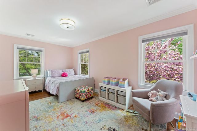 186 Murray Avenue, Larchmont, NY 10538