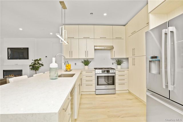 145 Library Lane 4A, Mamaroneck, NY 10543