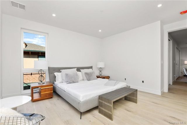 145 Library Lane 4A, Mamaroneck, NY 10543