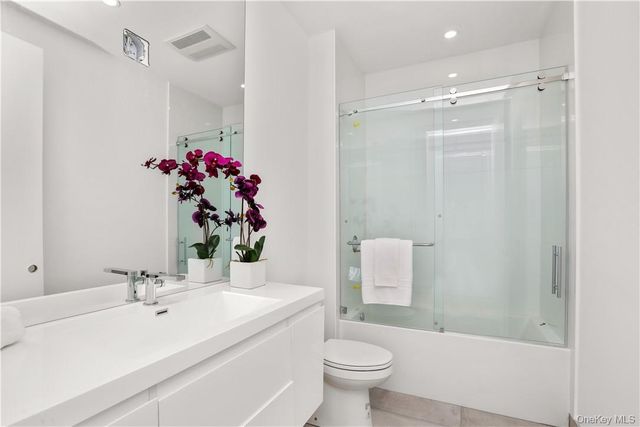 145 Library Lane 4A, Mamaroneck, NY 10543