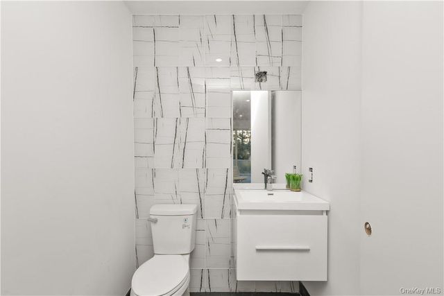 145 Library Lane 4A, Mamaroneck, NY 10543