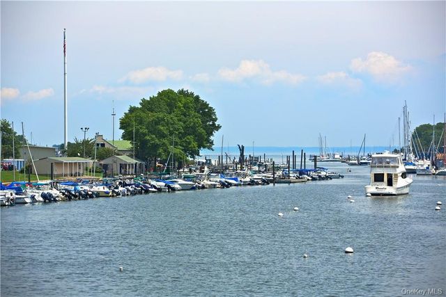 145 Library Lane 4A, Mamaroneck, NY 10543