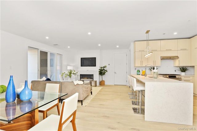 145 Library Lane 4A, Mamaroneck, NY 10543