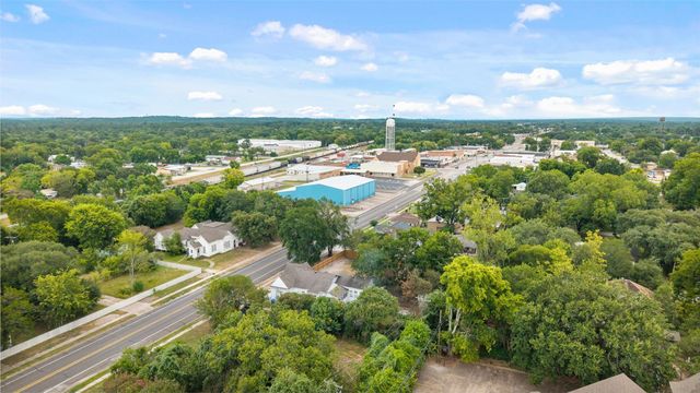 335 N Robb Street, Trinity, TX 75862